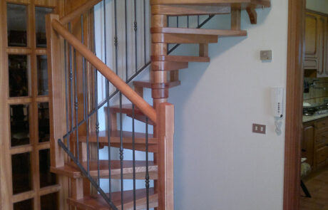 SCALA A CHIOCCIOLA MOD. IRENE + BALAUSTRA MOD. ALICE (1)