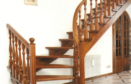 SCALA A GIORNO MOD. DEBORAH + BALAUSTRA IN LEGNO (2)