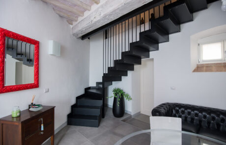 SCALA MOD. REBECCA CON GRADINI E SOTTOGRADI IN LAMIERA + BALAUSTRA MOD. LUANA (2) copia